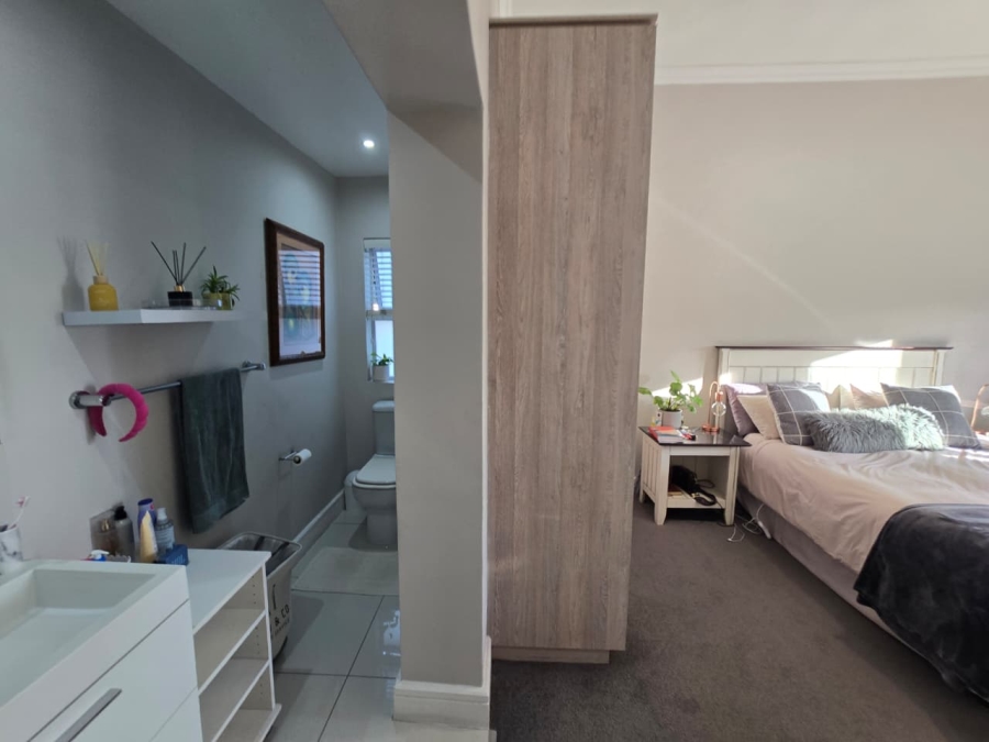 4 Bedroom Property for Sale in Kingswood Golf Estate Western Cape